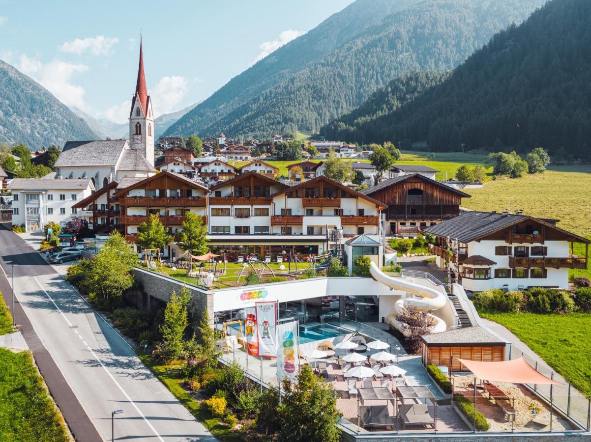 Familienhotel Huber Vals Buitenkant foto