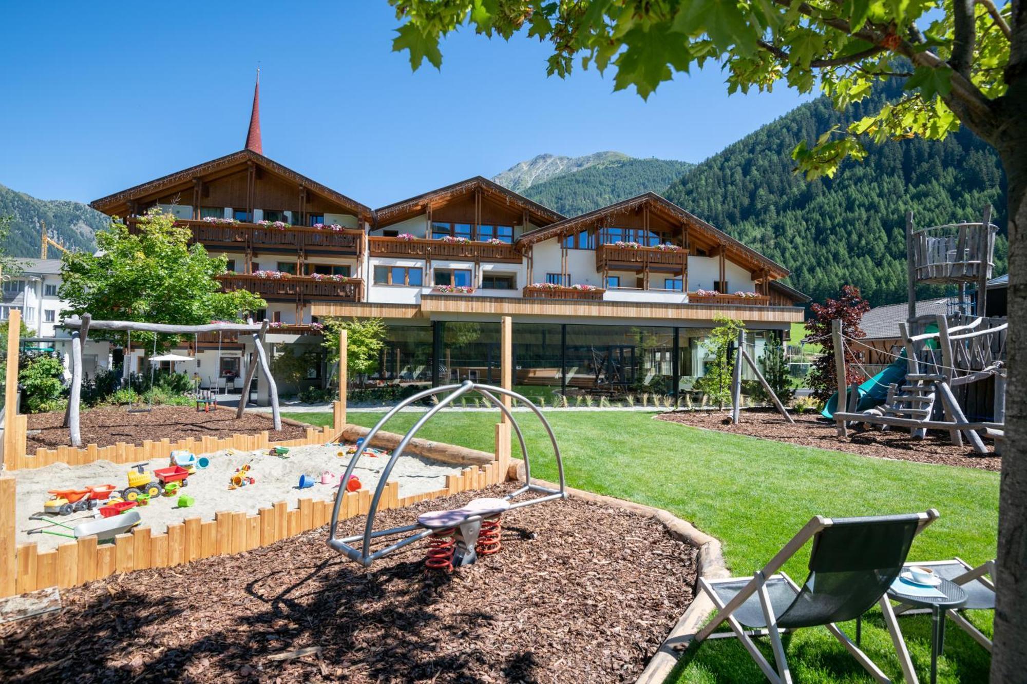 Familienhotel Huber Vals Buitenkant foto